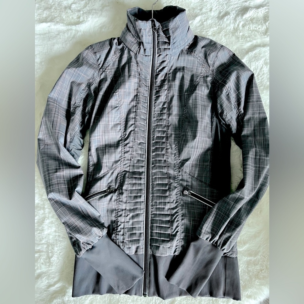 LULULEMON Zip up jacket, high collar with hidden hoodie. Size 4. Grey stripe.
